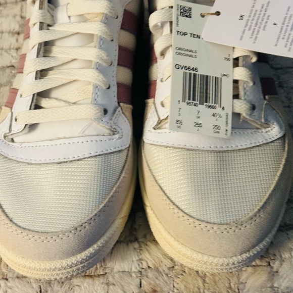 Womens Adidas Magic Mauve New size 8.5 New!! - Picture 10 of 10